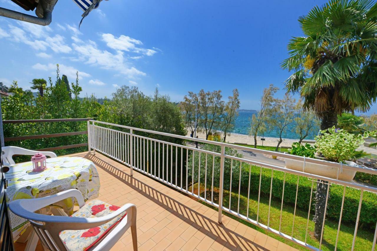 Beautiful Apartments First Row To The Sea Poreč Dış mekan fotoğraf